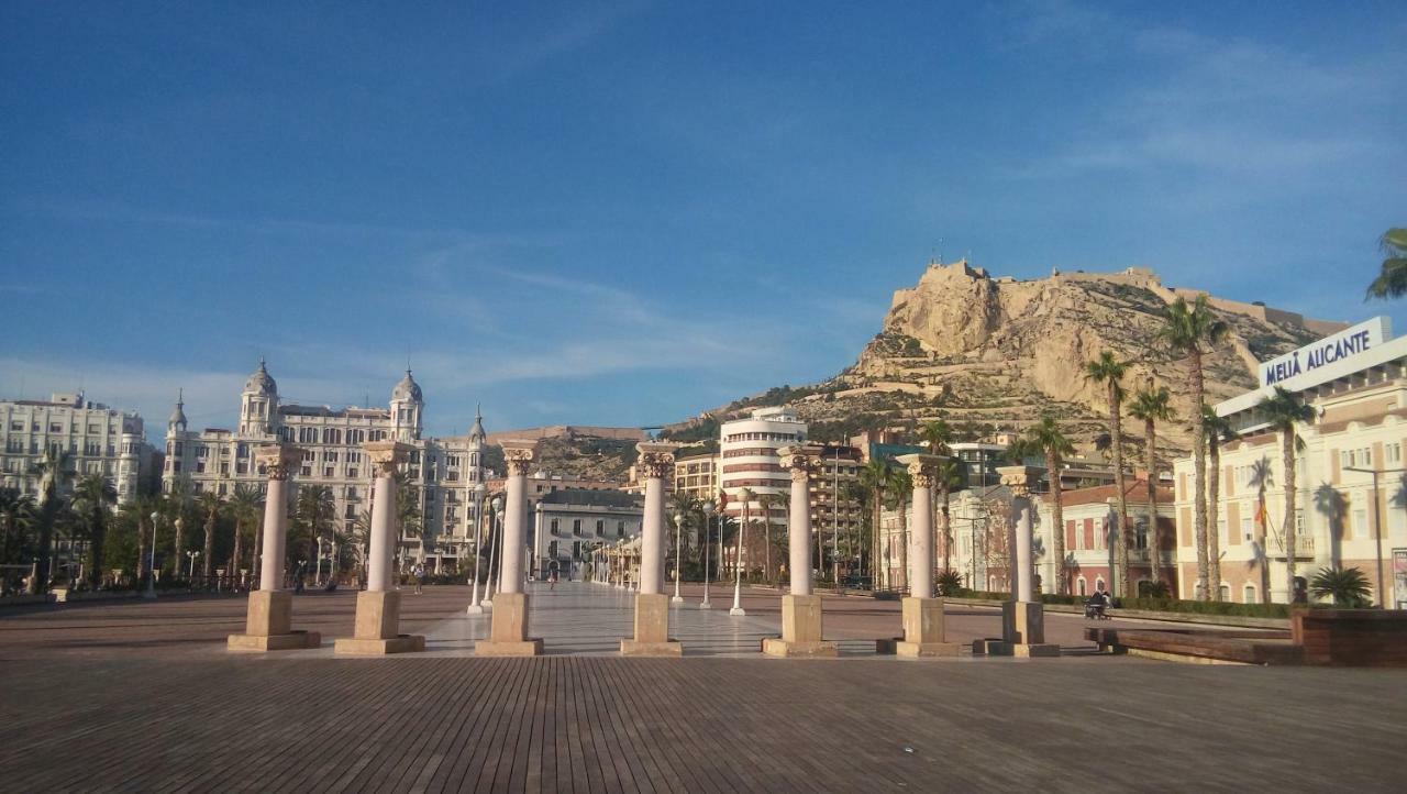 Love Alicante Eksteriør bilde